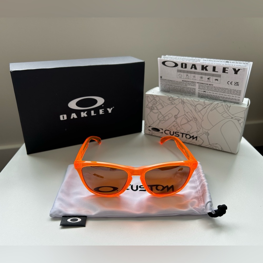 NEW Oakley Custom Frogskin Sunglasses Prizm Polarized